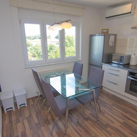 Apartment Krk Eksteriør billede